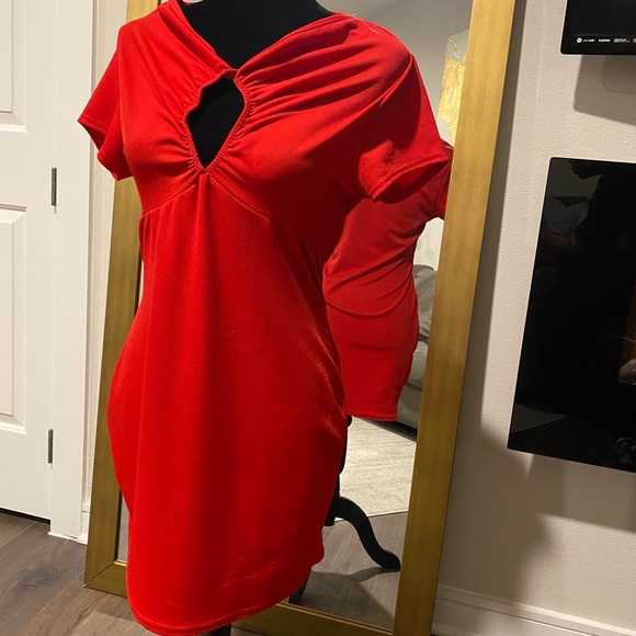 MISSGUIDED Keyhole Mini Dress NWT - Picture 3 of 8